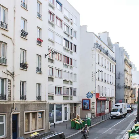 Beautiful Near The Canal De L'ourcq Paris